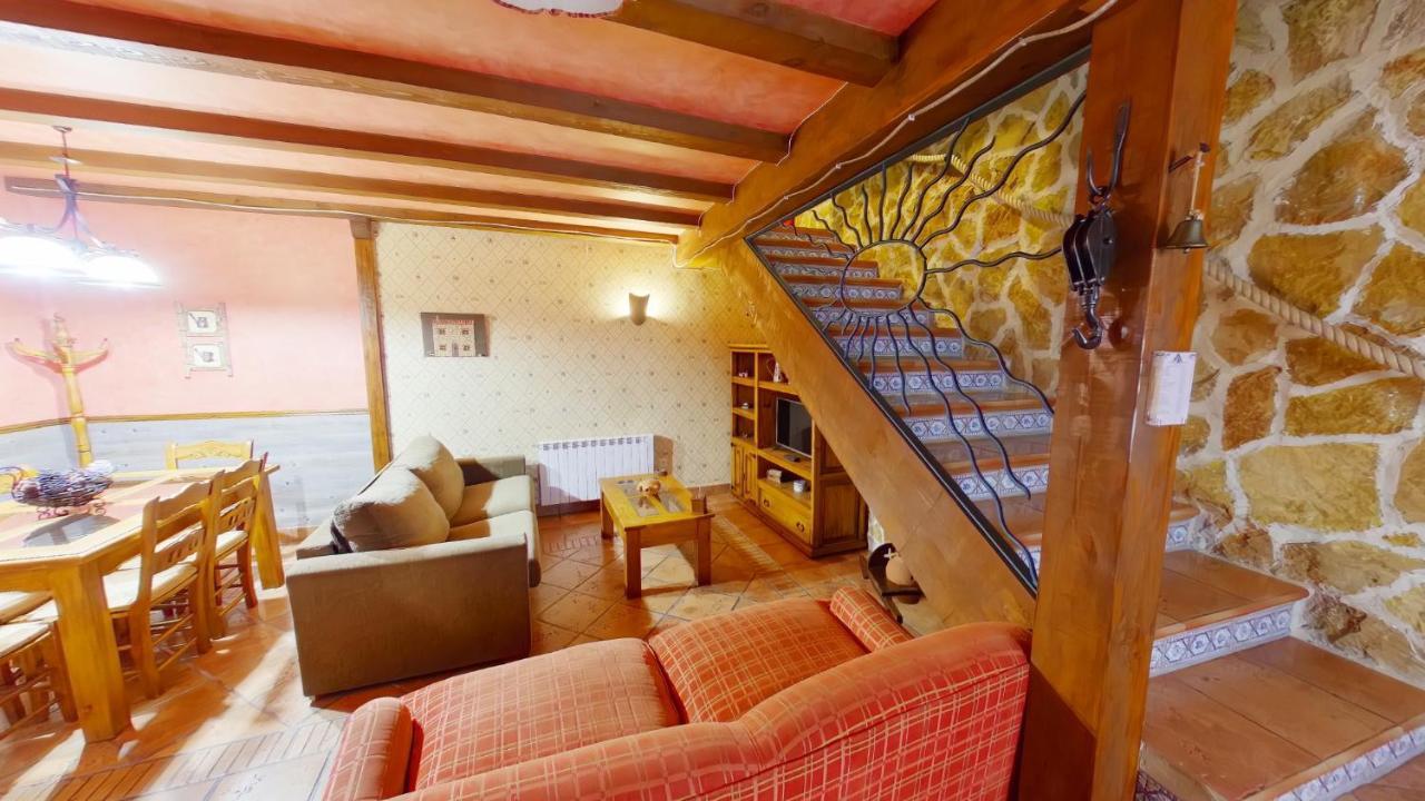 Ruralrut-El Tiemblo Wifi, Cabina De Hidromasaje, Aire Acondicionado Y A Pocos Metros De Zonas De Bano Naturales Exterior foto