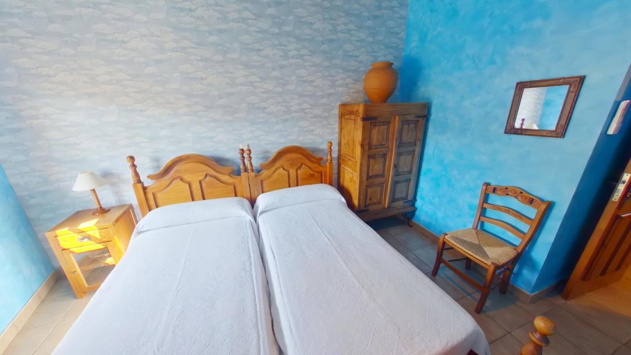 Ruralrut-El Tiemblo Wifi, Cabina De Hidromasaje, Aire Acondicionado Y A Pocos Metros De Zonas De Bano Naturales Exterior foto