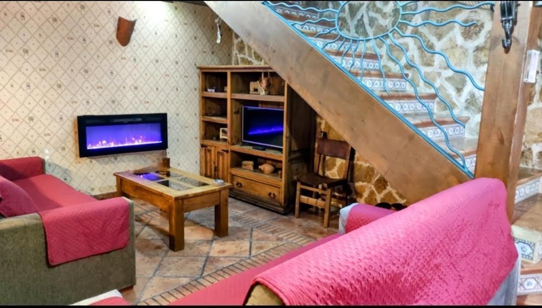 Ruralrut-El Tiemblo Wifi, Cabina De Hidromasaje, Aire Acondicionado Y A Pocos Metros De Zonas De Bano Naturales Exterior foto